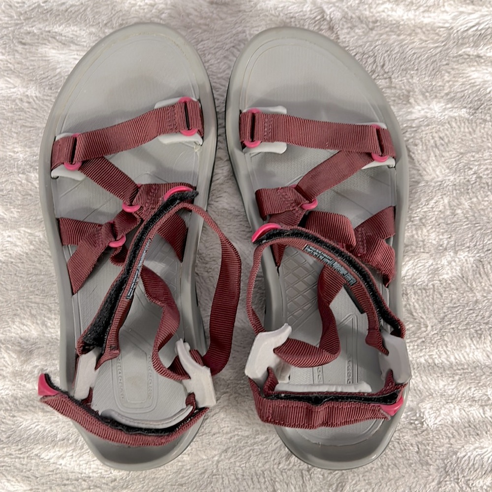 Teva Ferra FI 5 Sport Sandal burgundy - Size 11